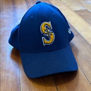 L/XL New Era Seattle Mariners Cap - Men’s, EUC